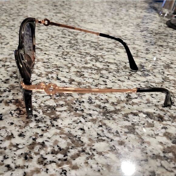 Women's rounded Lens Sunglasses  - Picture 6 of 7